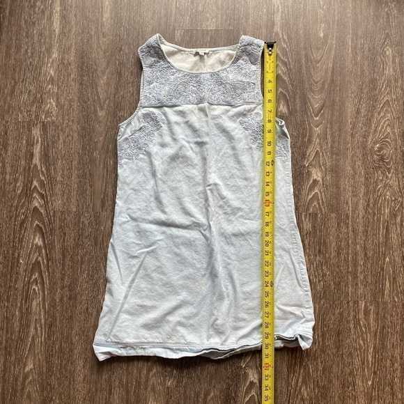 Light blue chambray embroidered sleeveless dress. Medium - Picture 11 of 12